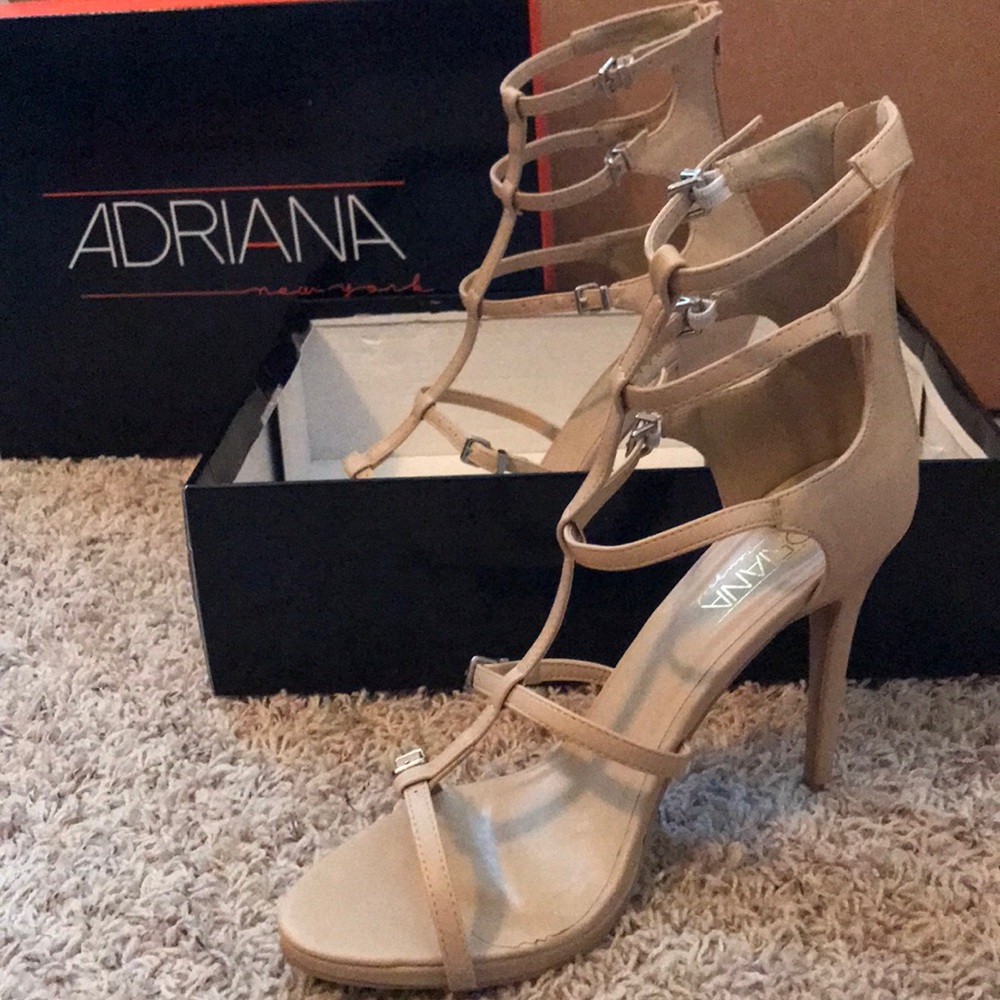 Beautiful 👠 heels!!! Brand new!! Size 11